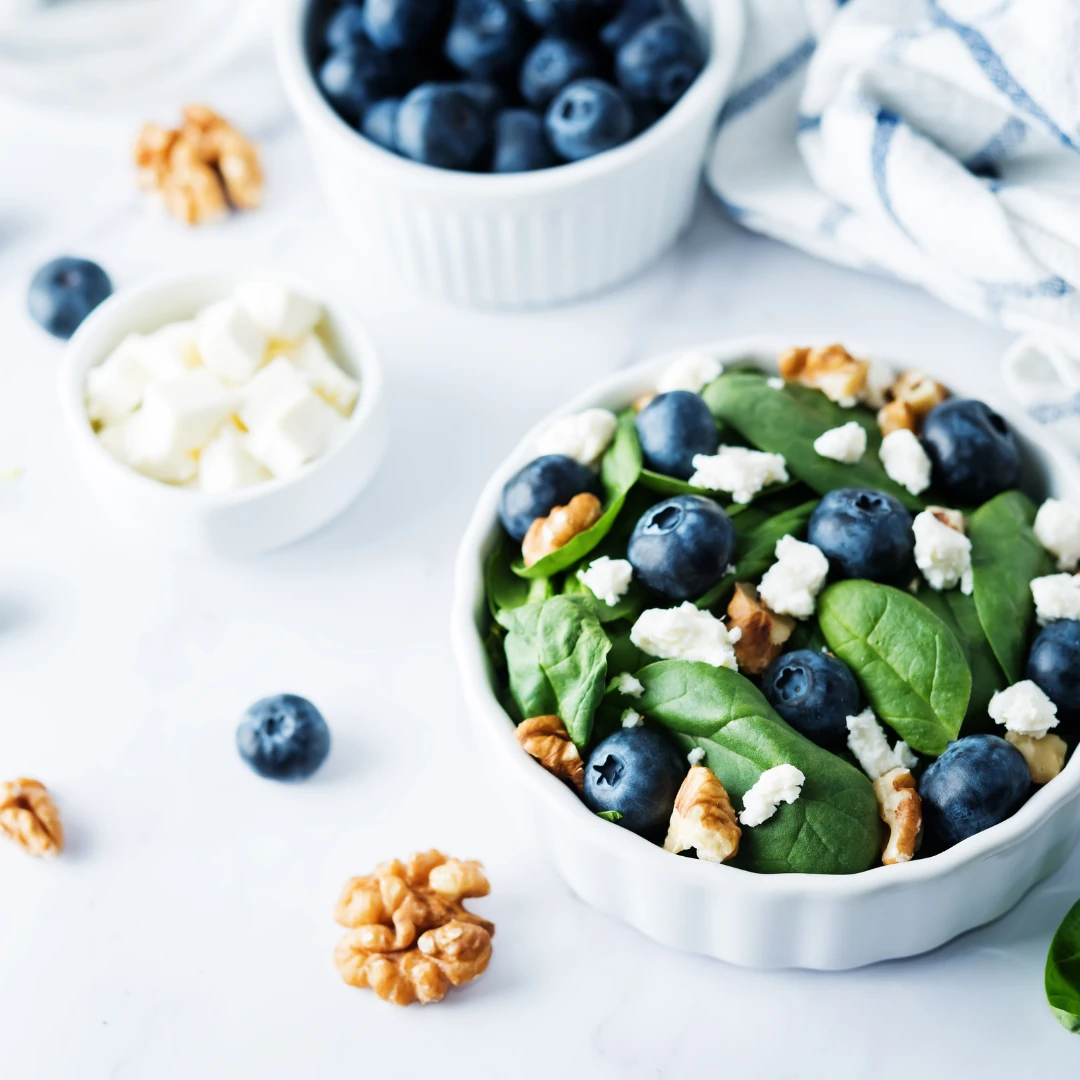 Yaban Mersinli Salata Tarifleri: Lezzetle Buluşan Sağlık